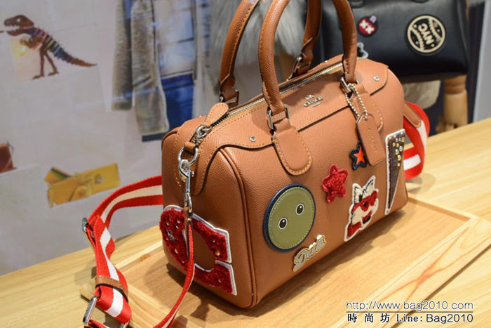COACH蔻馳 海外代購 正品開版 新款11897 最潮最火爆 徽章元素  Chz1100